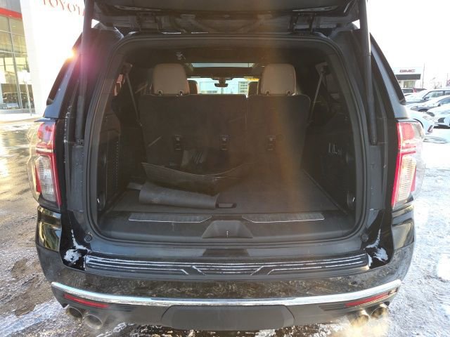 Used 2021 Chevrolet Suburban Premier w/ Premium Package image 26