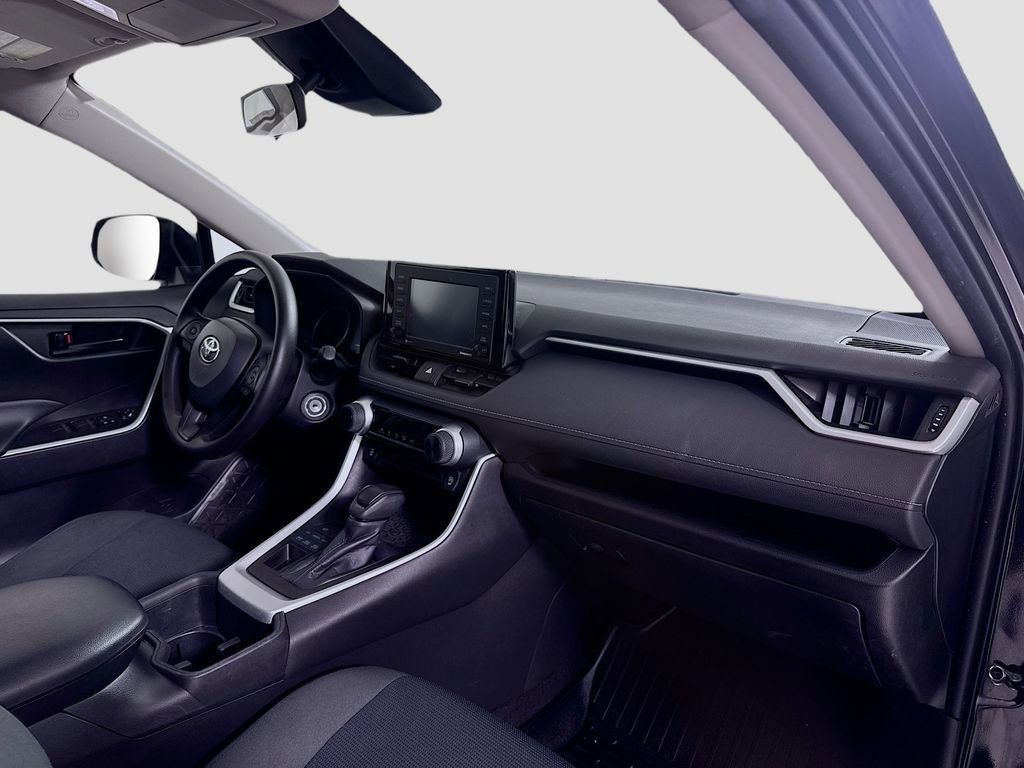 Used 2022 Toyota RAV4 LE image 25