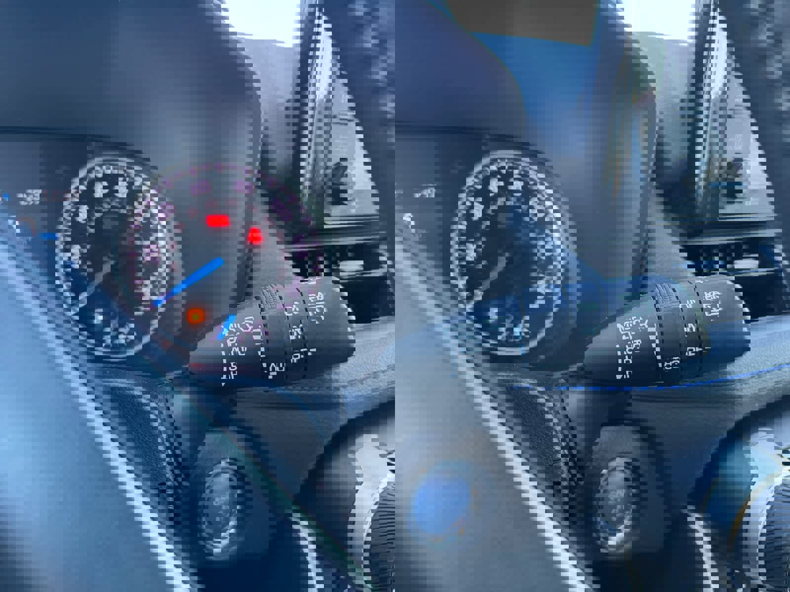 Used 2022 Toyota RAV4 SE image 20