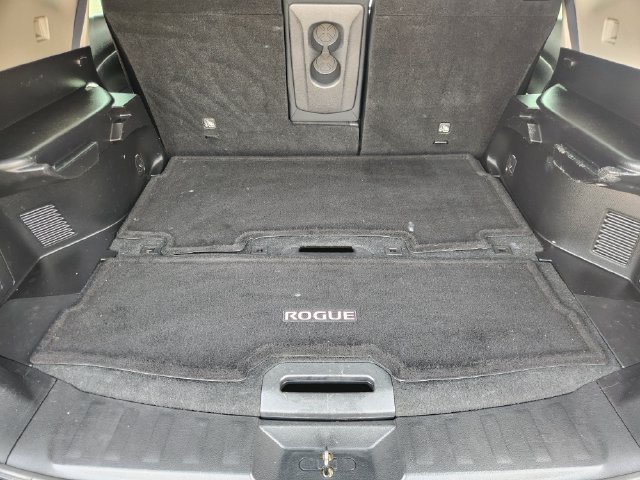 Used 2017 Nissan Rogue S FWD image 32