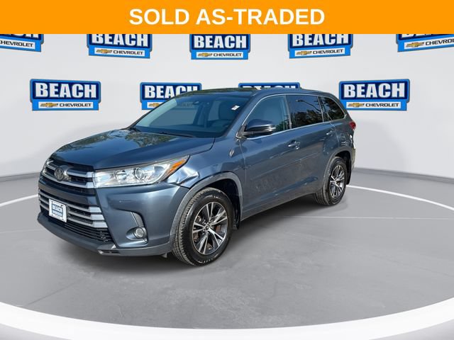 Used 2017 Toyota Highlander Plus AWD/4WD image 4