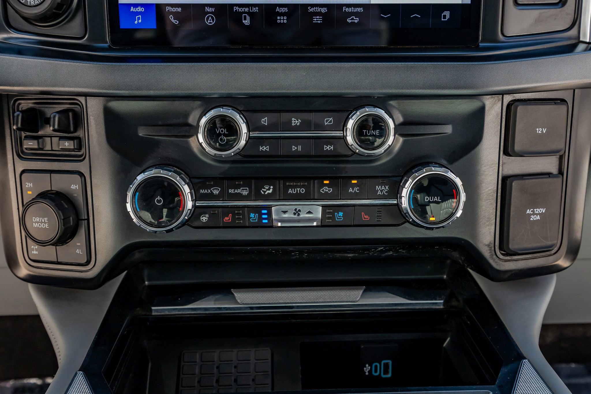 Used 2024 Ford F250 Limited w/ FX4 Off-Road Package image 28