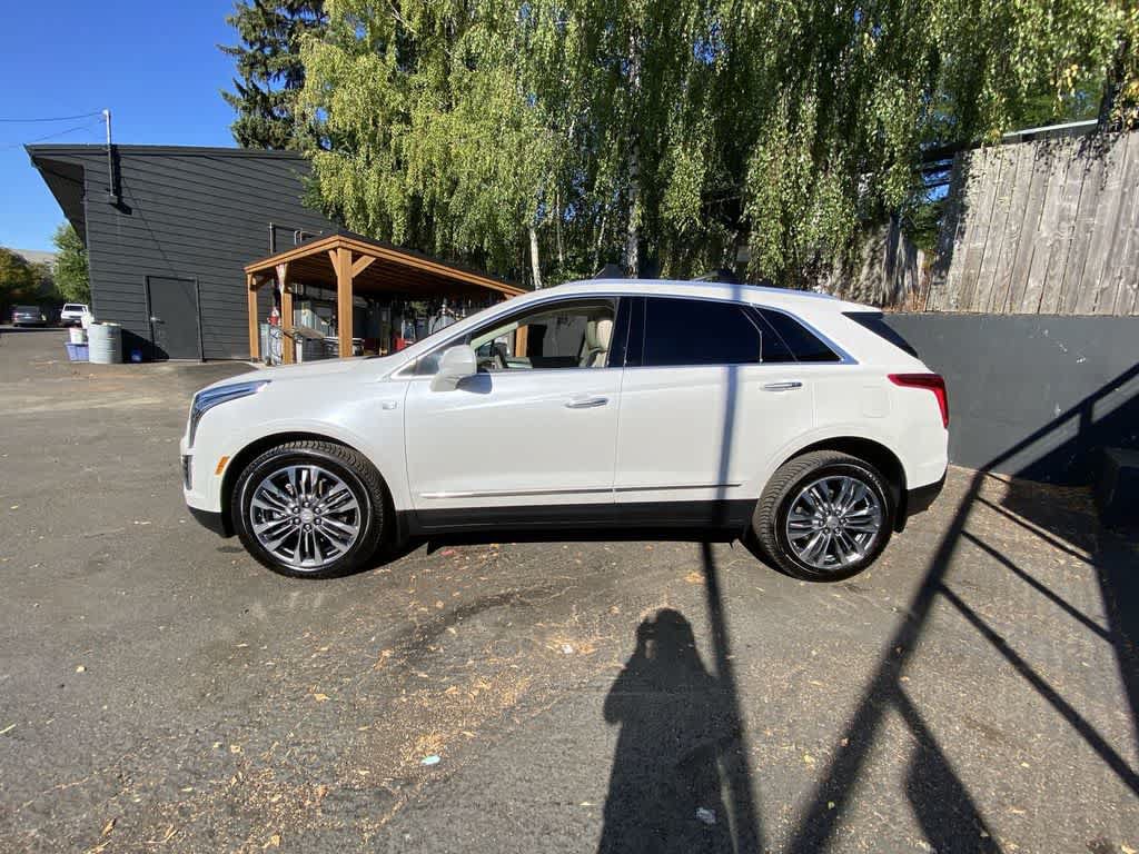 Used 2017 Cadillac XT5 Premium Luxury w/ Driver Assist Package AWD/4WD image 3