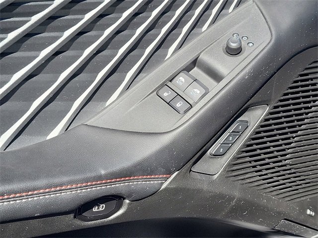 Used 2025 Dodge Charger R/T w/ Plus Group image 18