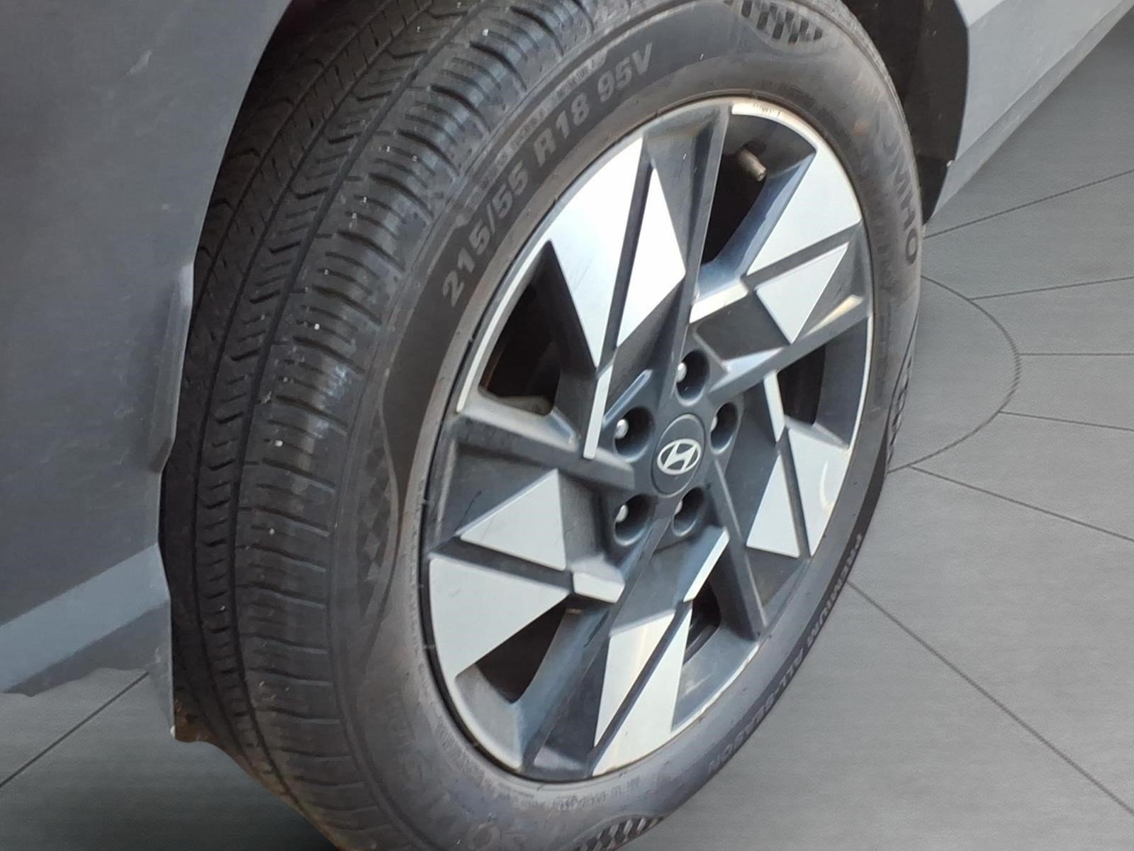 Used 2025 Hyundai Kona SEL AWD/4WD image 5