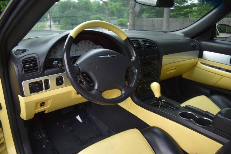 Used 2002 Ford Thunderbird RWD image 18