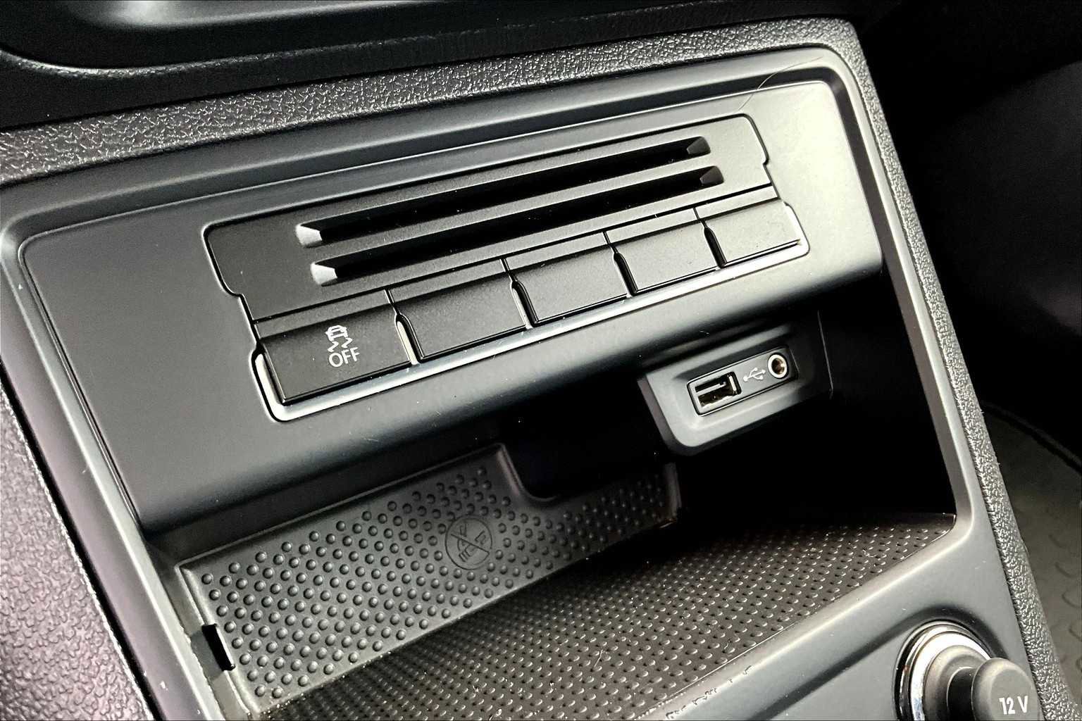 Used 2016 Volkswagen Tiguan SE image 31