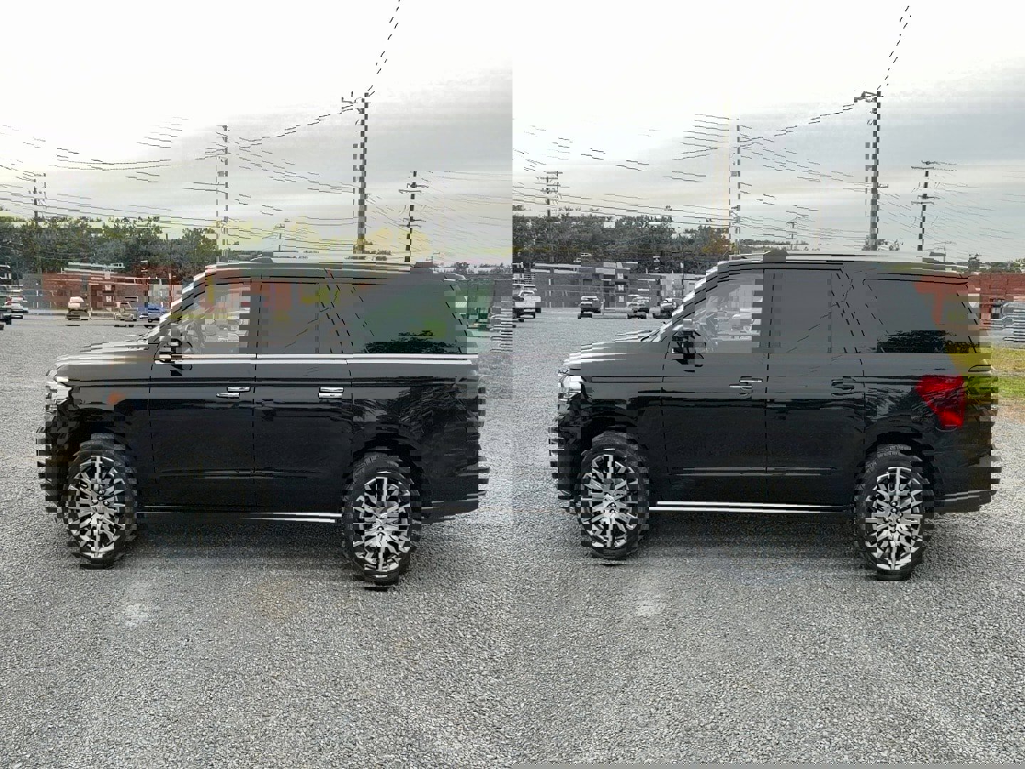 Used 2022 Ford Expedition Max Limited image 2
