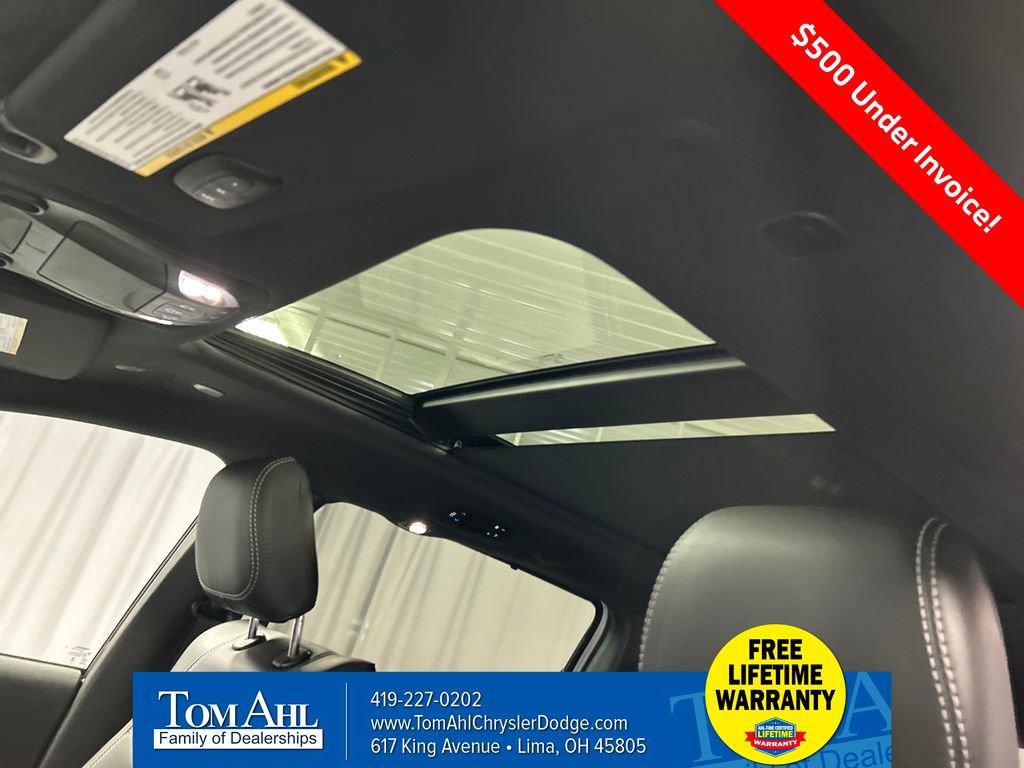 New 2026 Chrysler Pacifica Select image 21