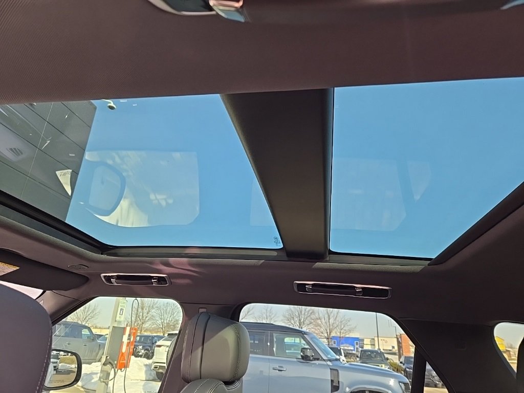 Used 2023 Land Rover Range Rover Sport SE Dynamic image 15