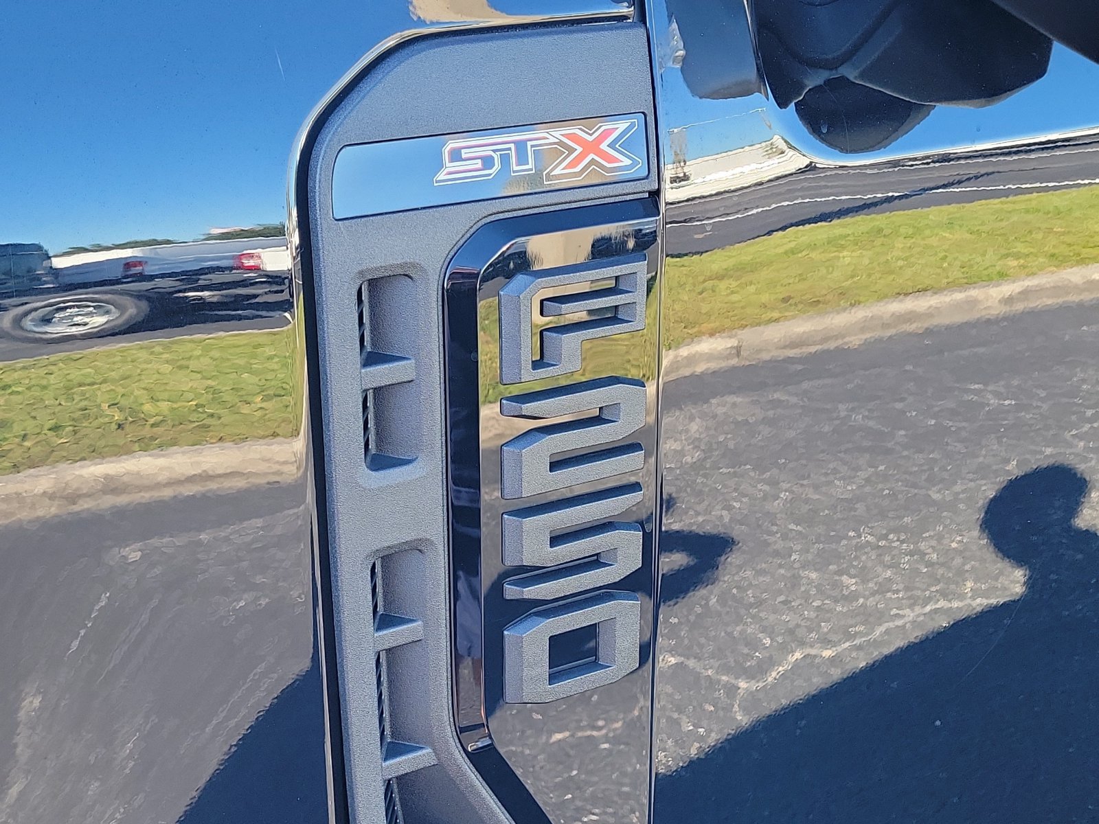 Used 2023 Ford F250 XL w/ STX Appearance Package AWD/4WD image 7