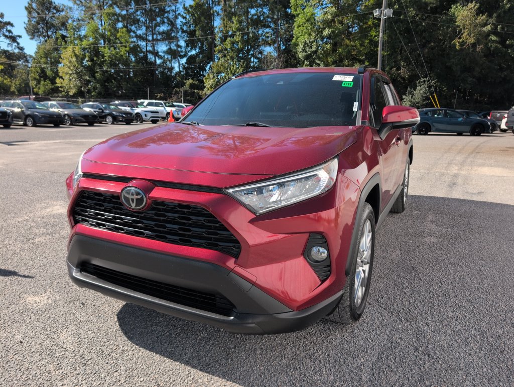 Used 2019 Toyota RAV4 XLE Premium w/ Cold Weather Package FWD image 3