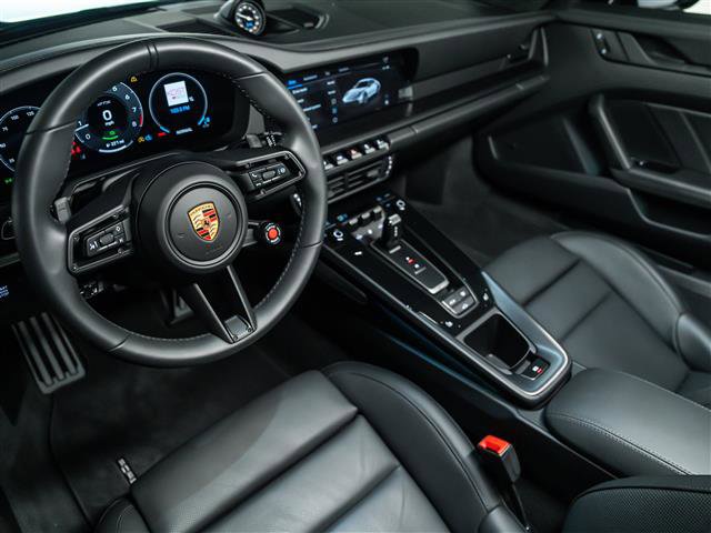Certified 2025 Porsche 911 Carrera GTS RWD image 4