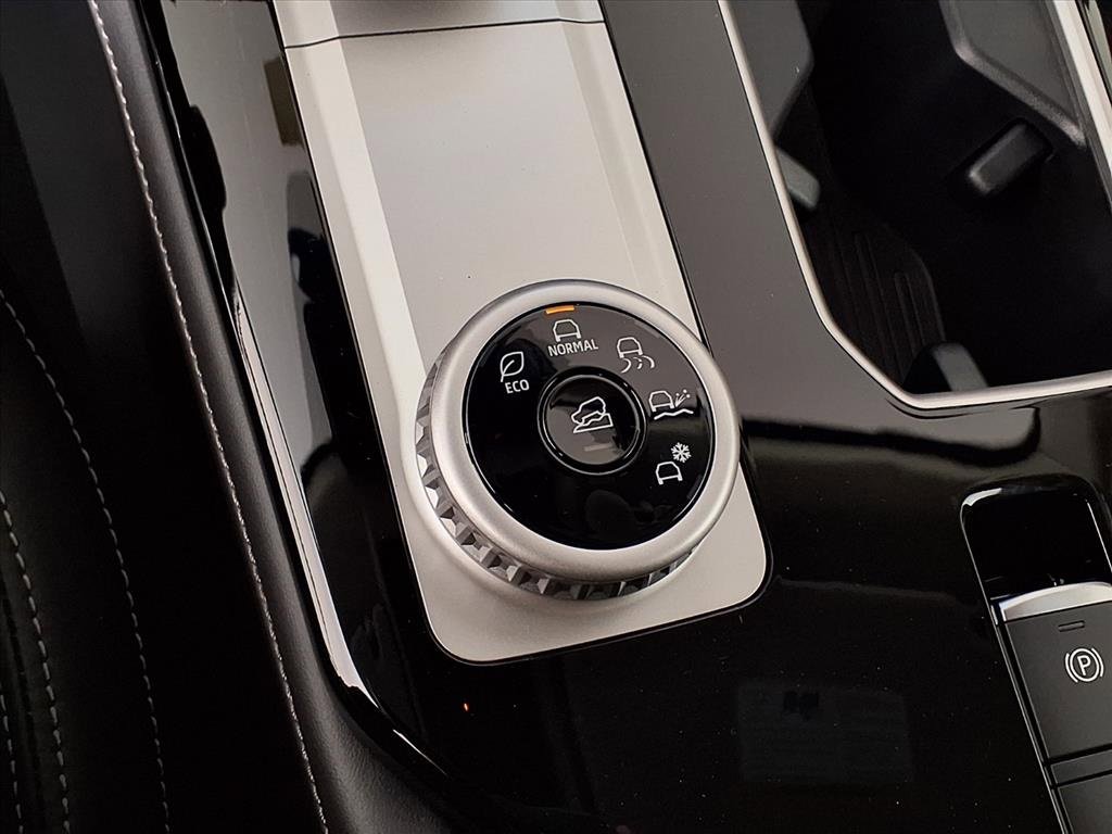 New 2025 Mitsubishi Outlander SE image 22