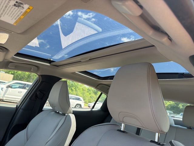 Used 2024 Toyota Prius XLE FWD image 16