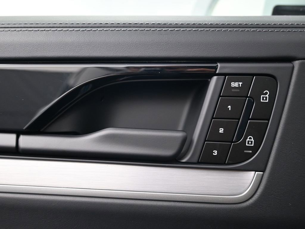 New 2026 Porsche Cayenne Coupe image 18