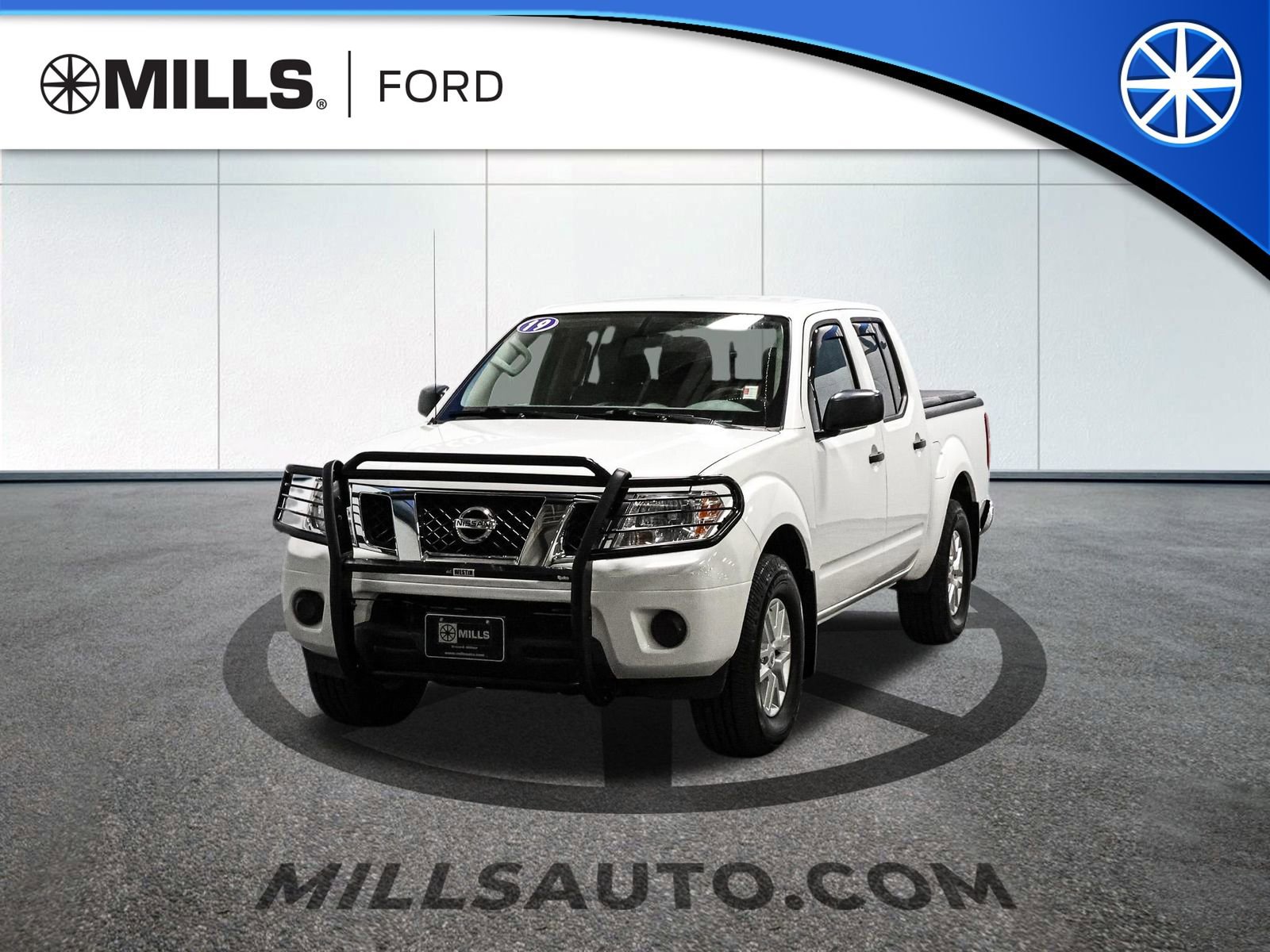Used 2019 Nissan Frontier SV image 1