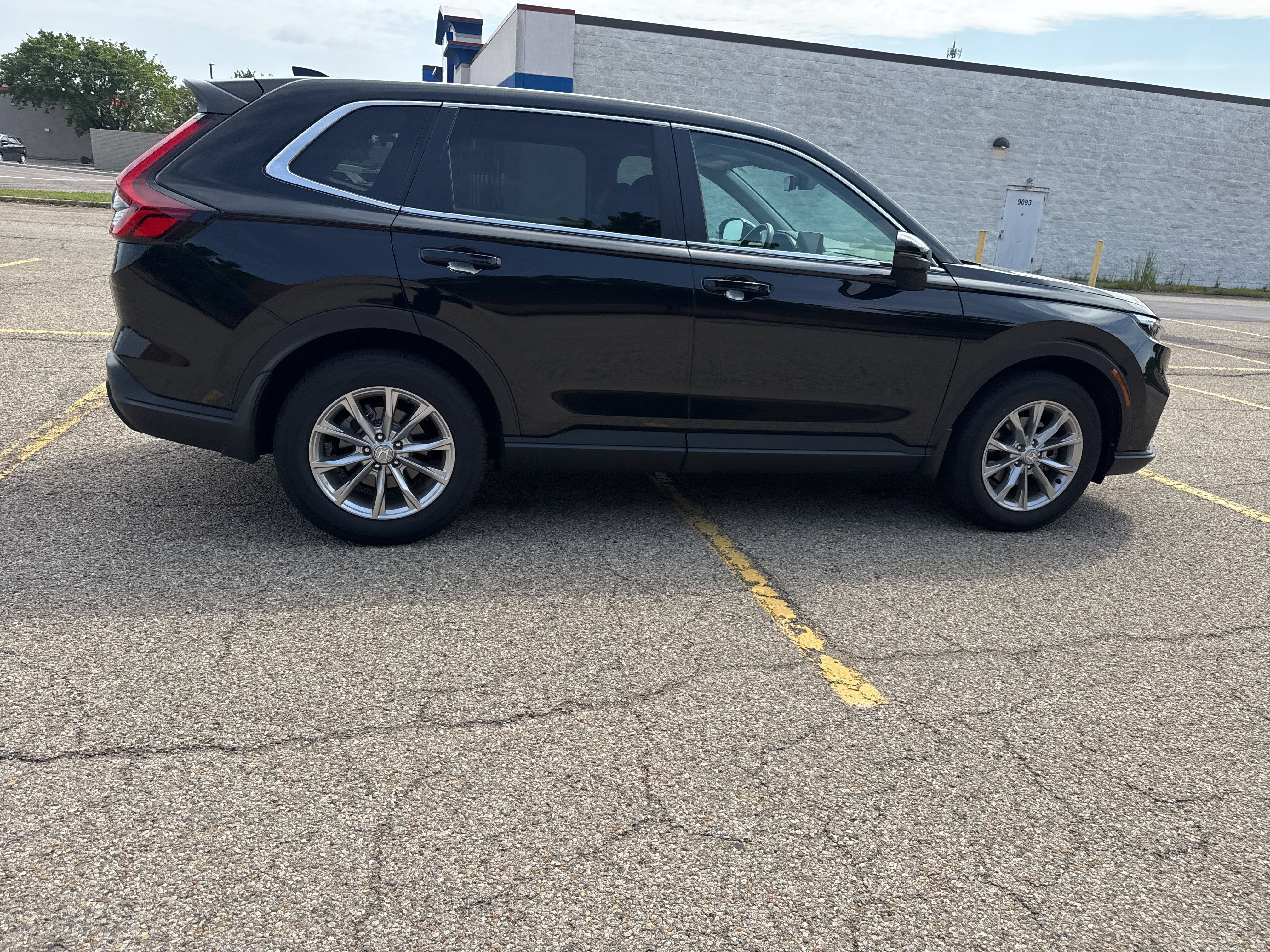 Used 2024 Honda CR-V EX-L image 28
