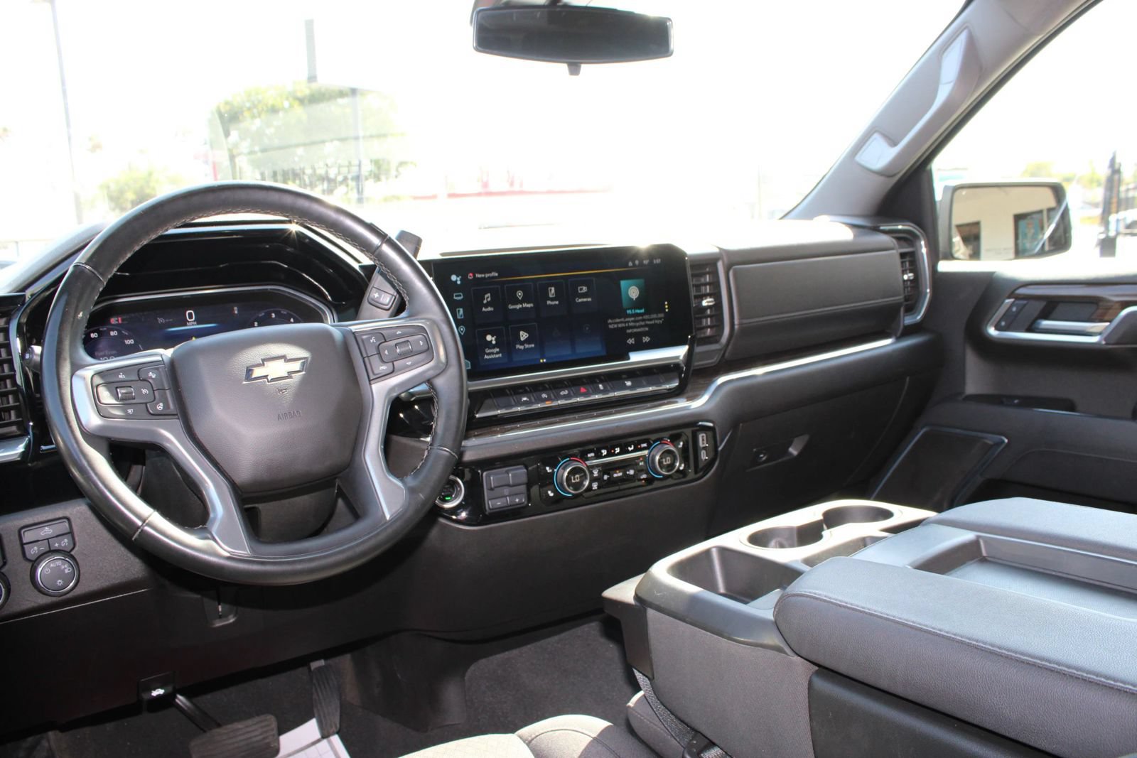 Used 2025 Chevrolet Silverado 1500 LT RWD image 24