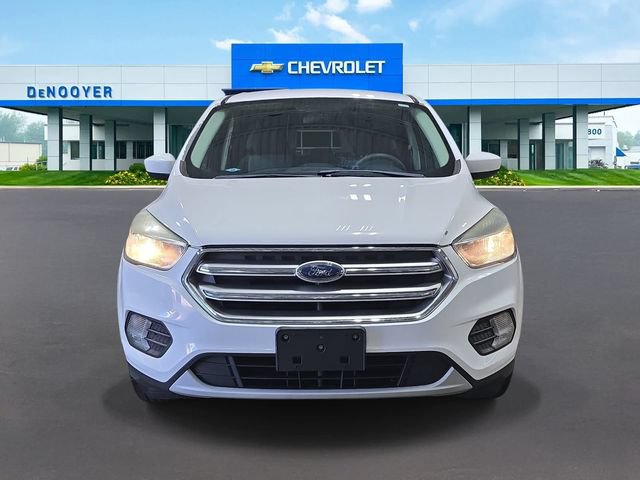 Used 2017 Ford Escape SE FWD image 2