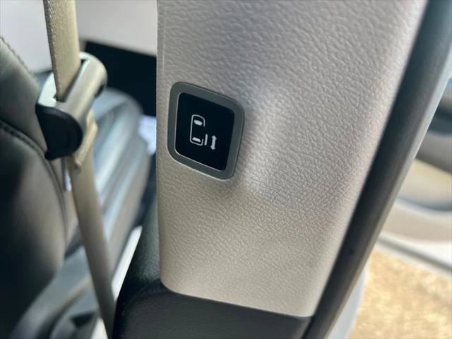 Certified 2023 Chrysler Pacifica Touring-L FWD image 23