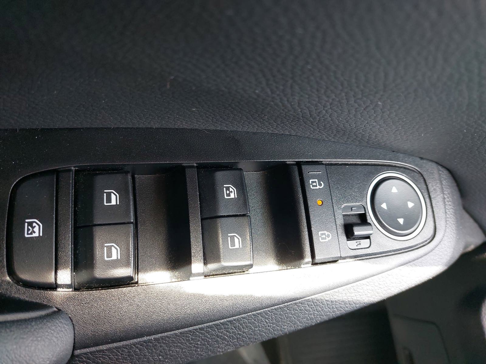 Used 2024 Kia Seltos EX FWD image 26