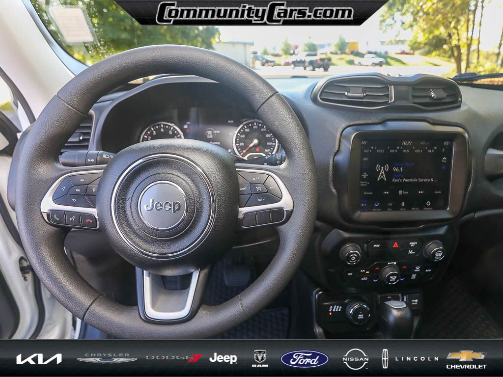 Used 2023 Jeep Renegade Latitude image 13