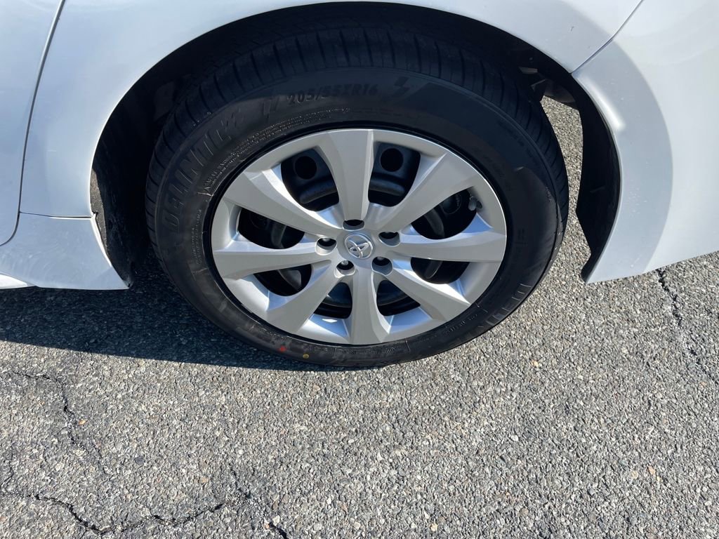 Used 2022 Toyota Corolla LE image 33