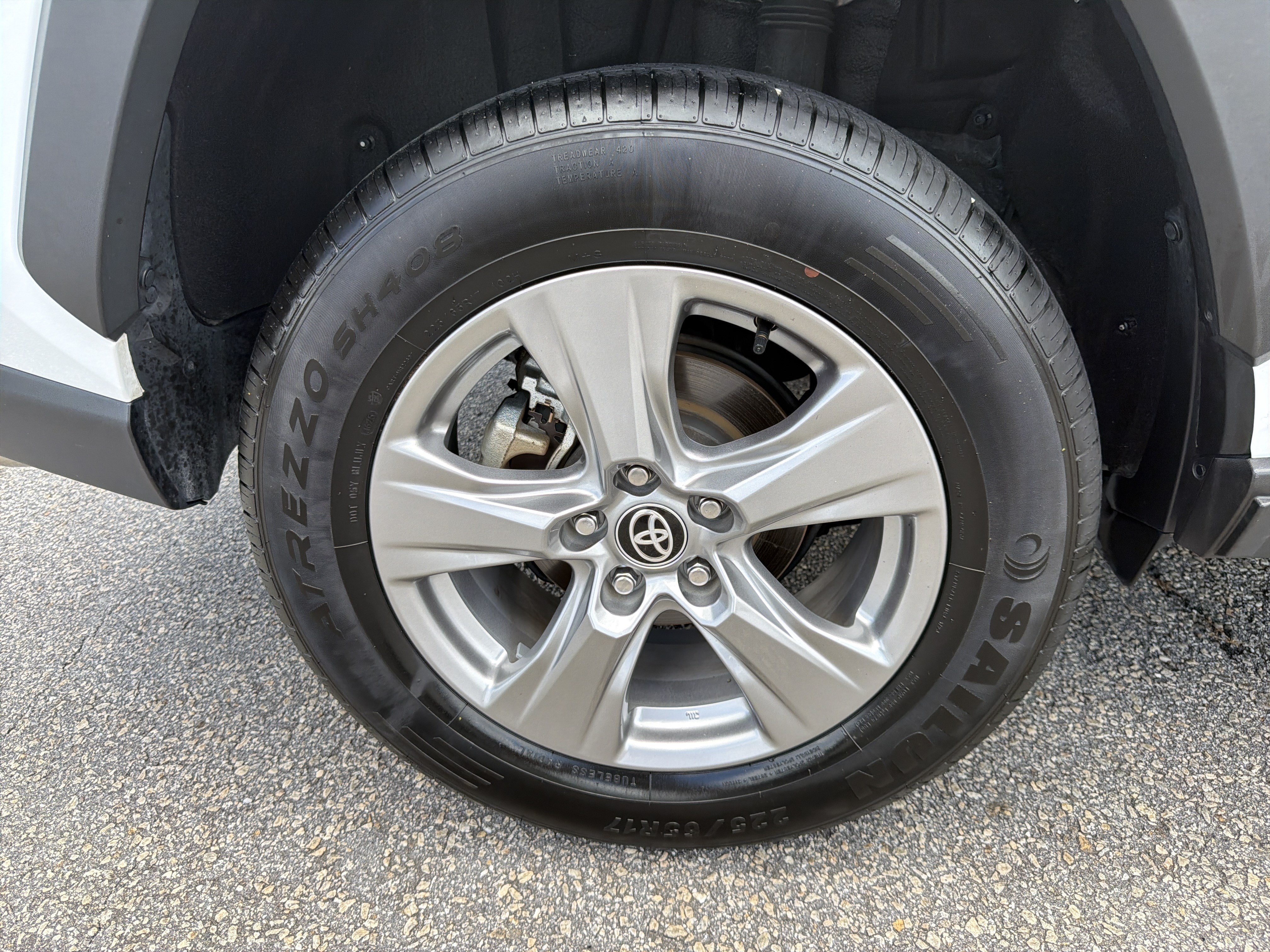 Certified 2024 Toyota RAV4 XLE FWD image 28