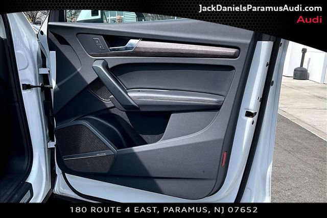 Used 2023 Audi Q5 e Premium Plus w/ Premium Plus Package image 16