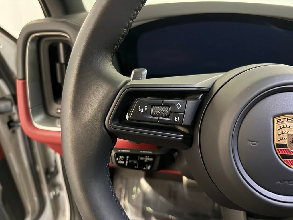 Certified 2025 Porsche Cayenne S AWD/4WD image 27