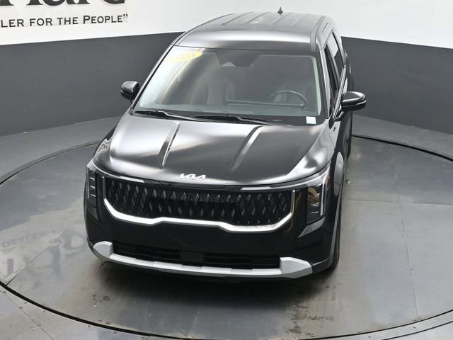 Used 2025 Kia Carnival FWD image 45
