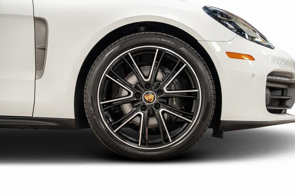 Used 2023 Porsche Panamera Platinum Edition image 29