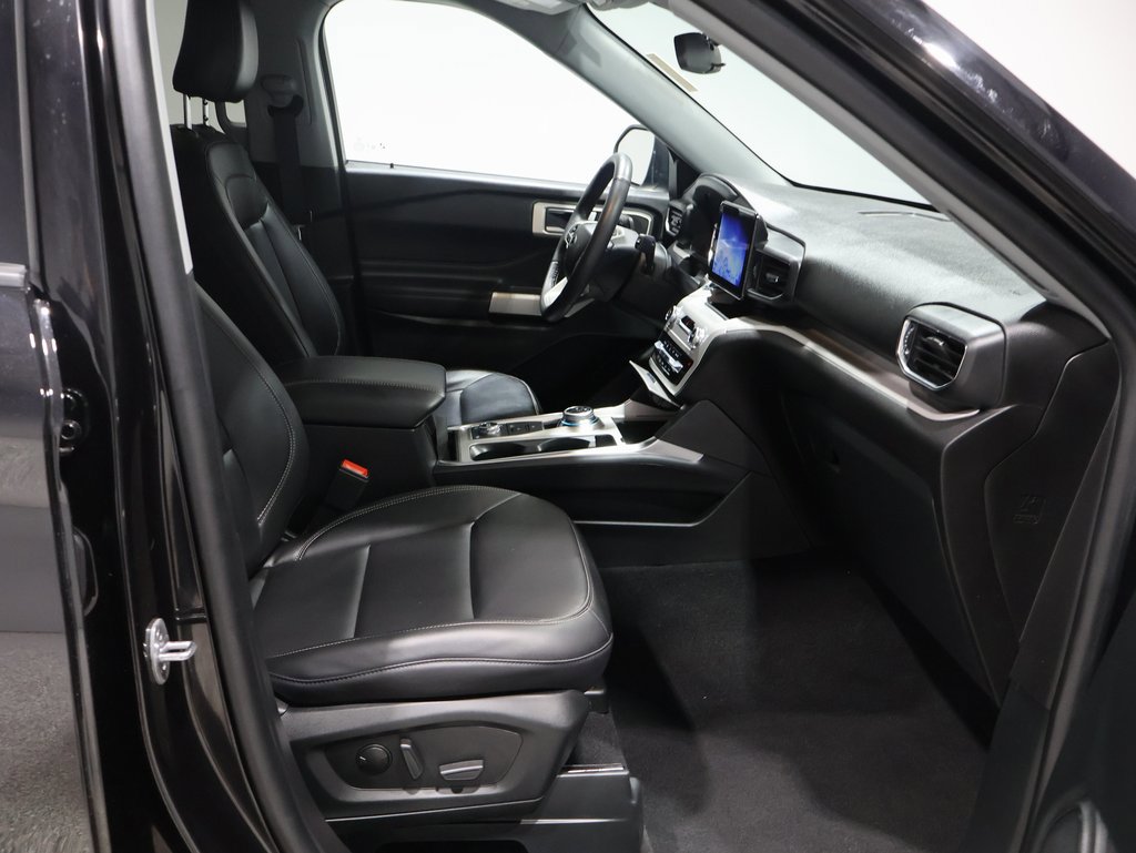 Used 2023 Ford Explorer XLT w/ Equipment Group 202A image 22