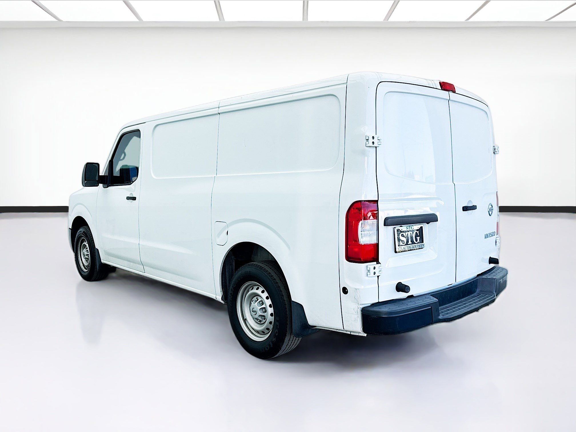 Used 2020 Nissan NV 2500 S image 6