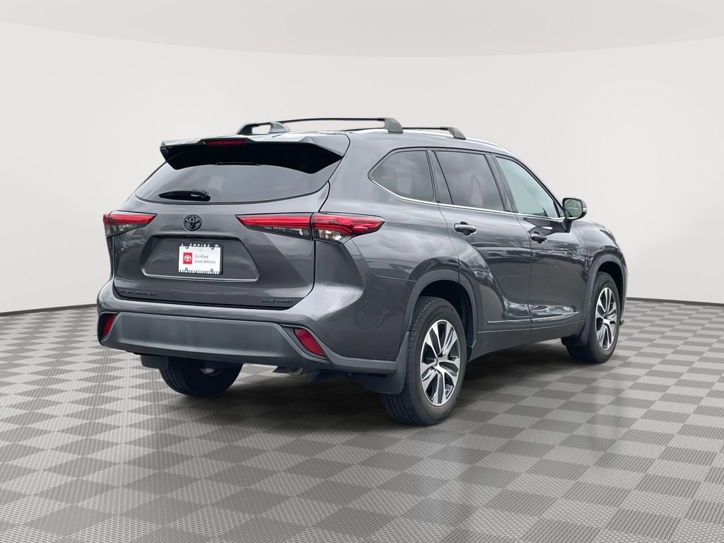 Certified 2022 Toyota Highlander XLE image 7