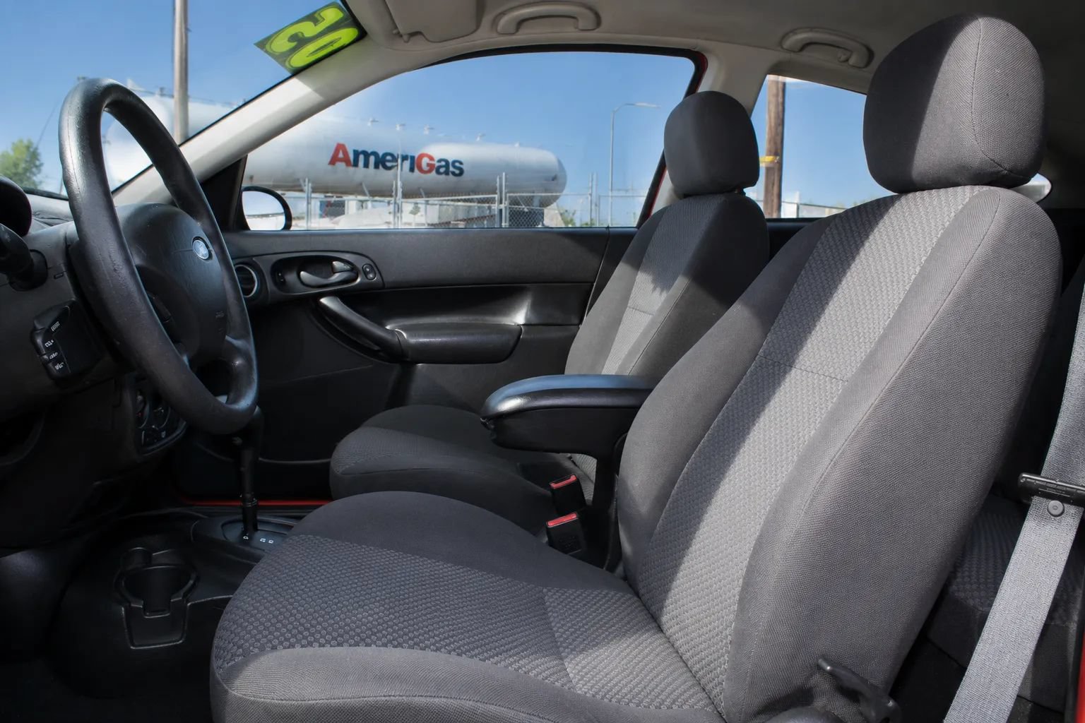 Used 2005 Ford Focus SE FWD image 10