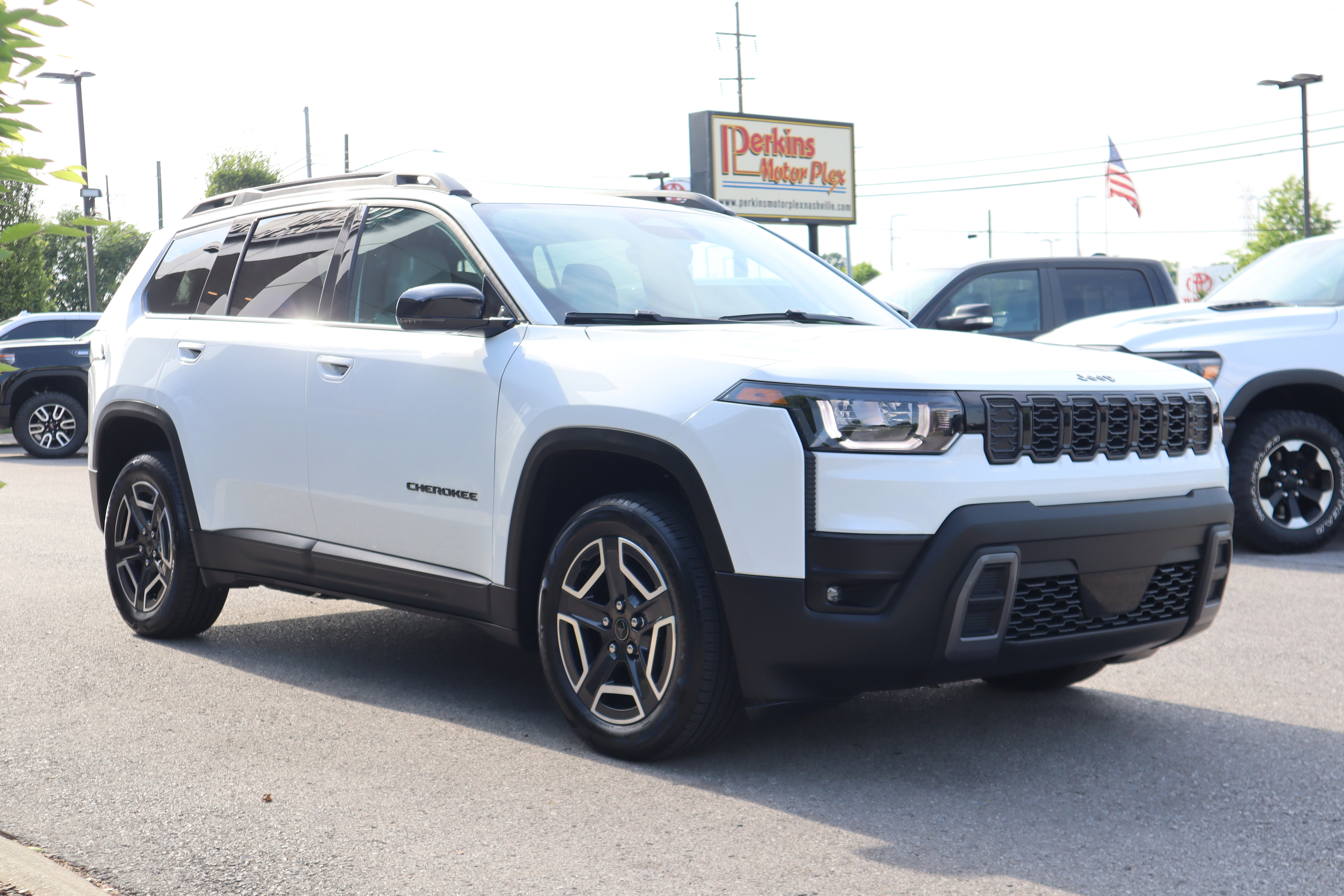 Used 2026 Jeep Cherokee Limited AWD/4WD image 5