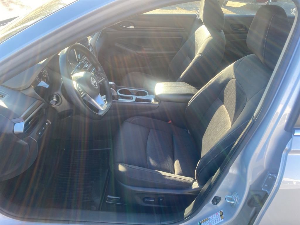 Used 2024 Nissan Altima 2.5 SV image 15