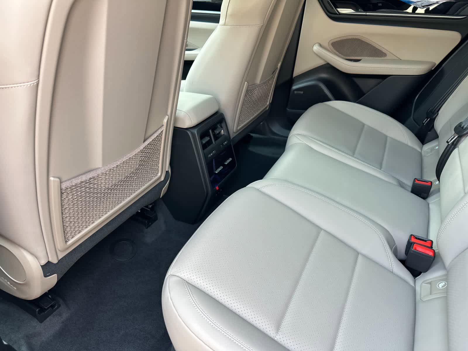 New 2026 Porsche Macan Electric RWD image 13