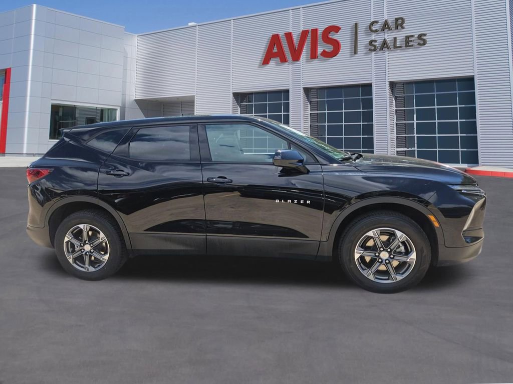 Used 2025 Chevrolet Blazer LT FWD image 7