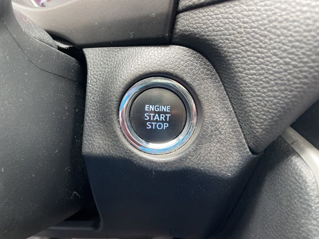 Used 2020 Toyota RAV4 XLE w/ Convenience Package AWD/4WD image 23
