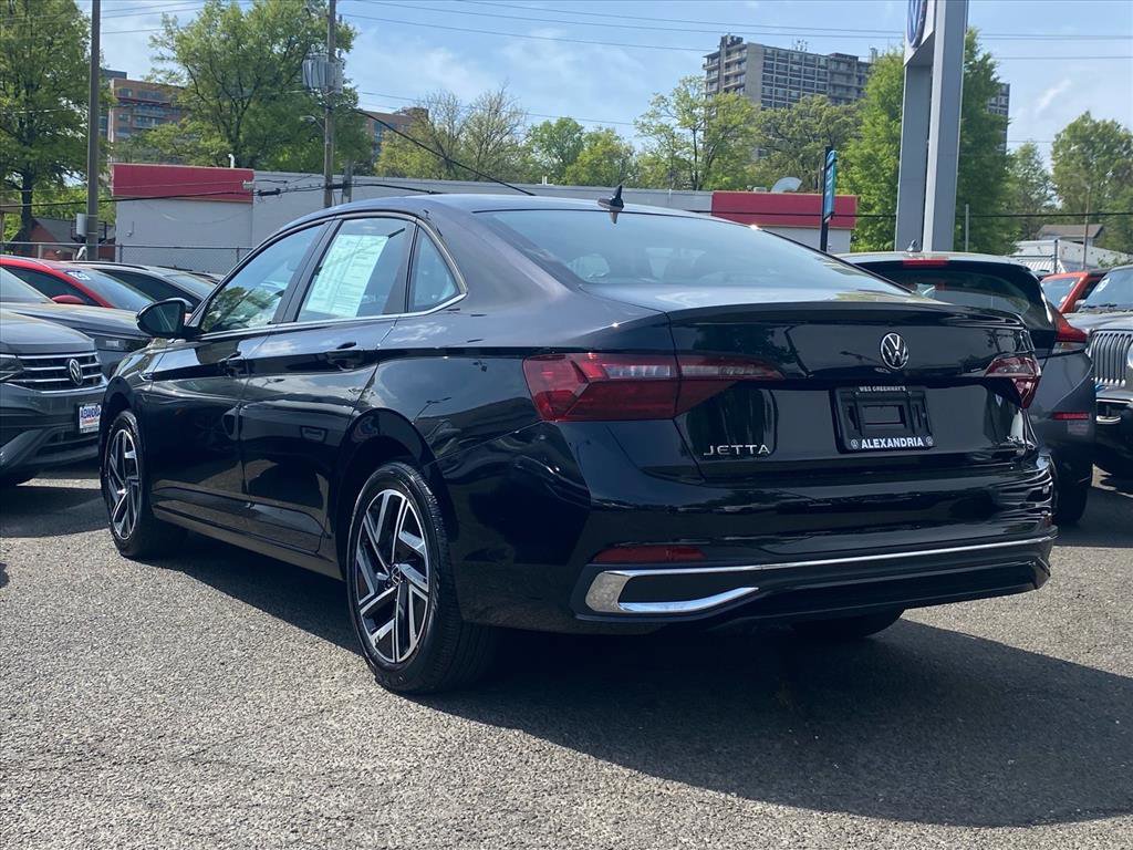 Certified 2023 Volkswagen Jetta SEL image 4