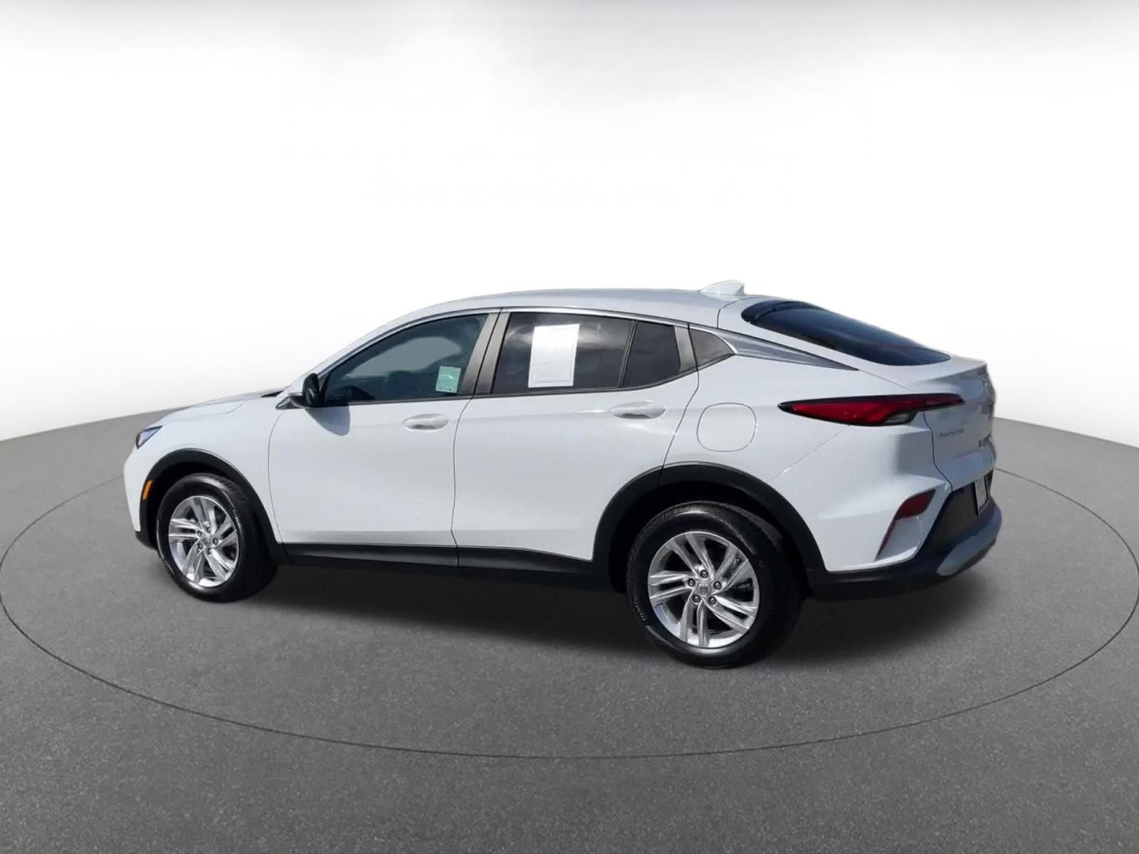 Used 2025 Buick Envista Preferred image 10