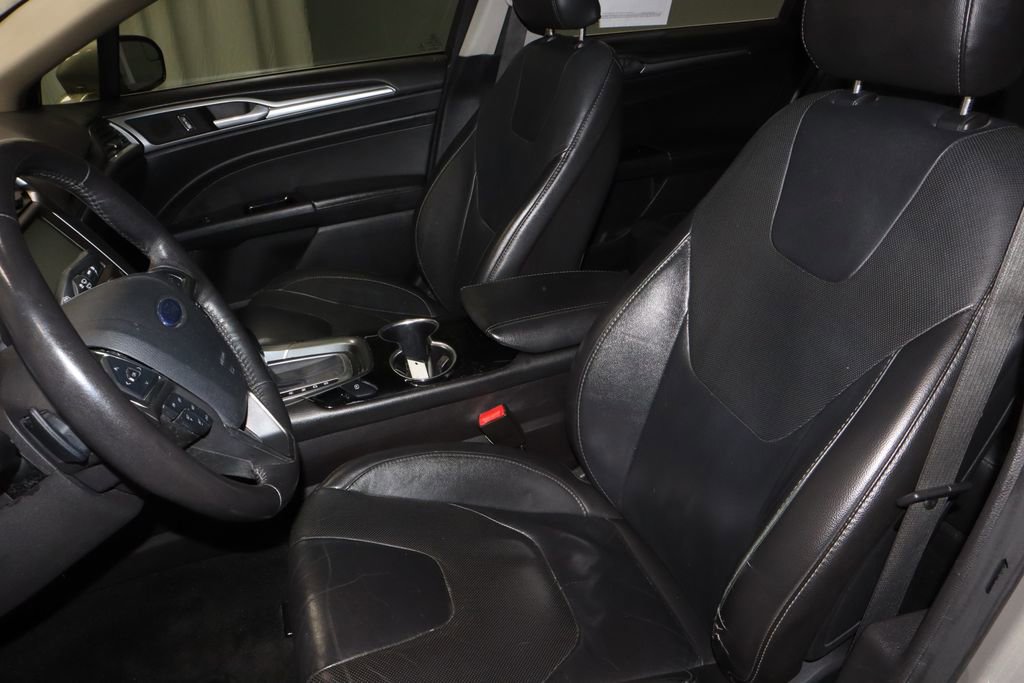 Used 2016 Ford Fusion Titanium FWD image 29