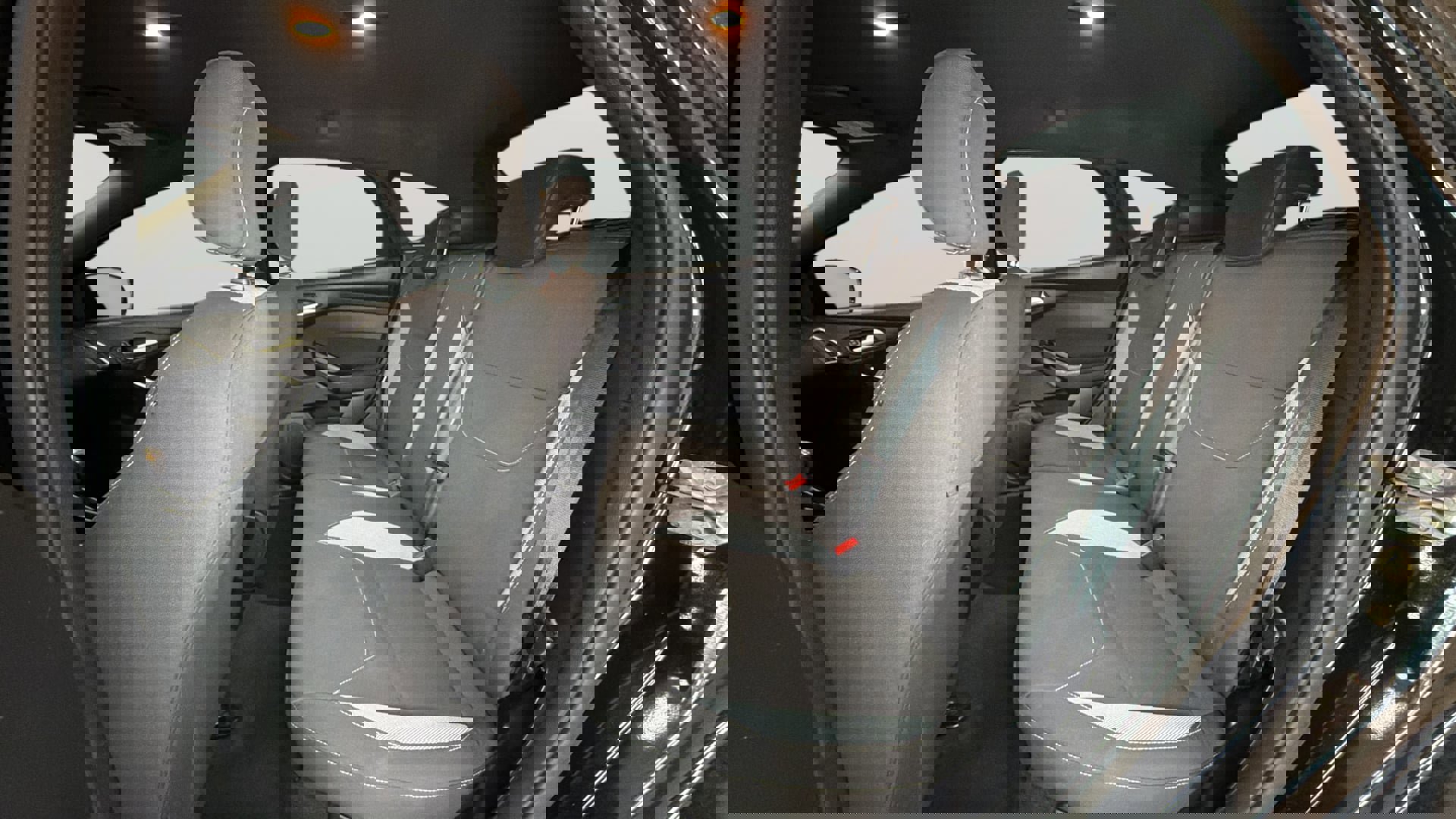 Used 2015 Ford Focus ST image 36