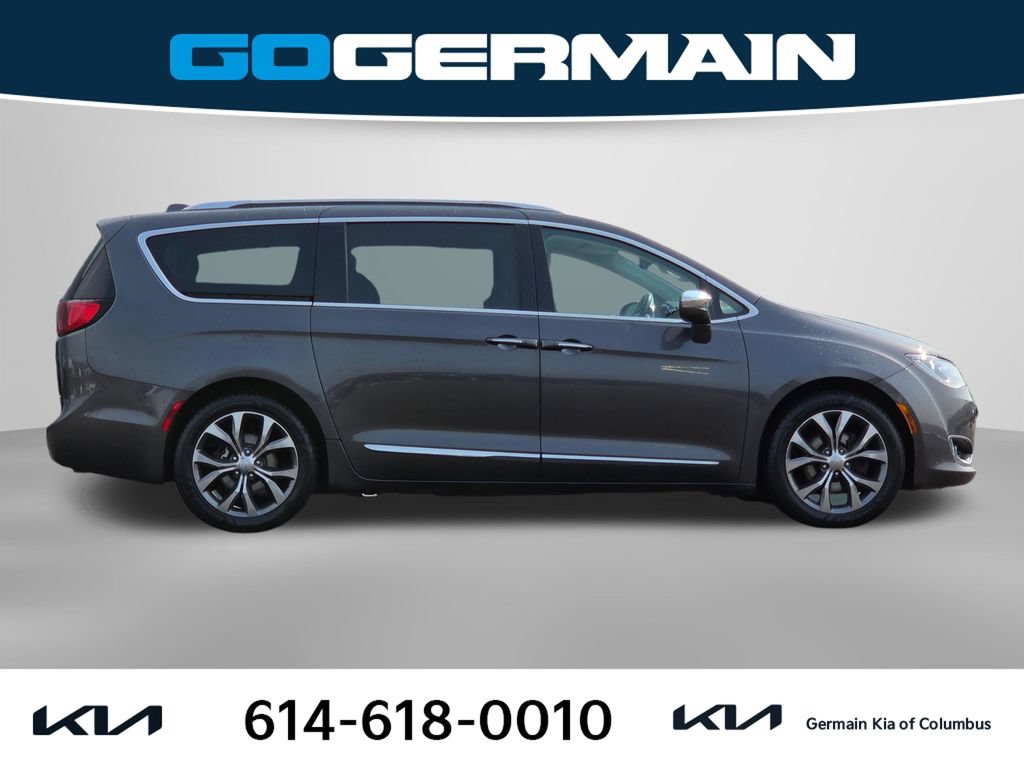 Used 2017 Chrysler Pacifica Limited w/ UConnect Theater Package FWD image 6