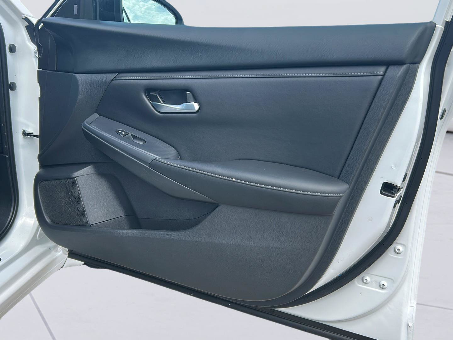 Used 2024 Nissan Sentra SV FWD image 23