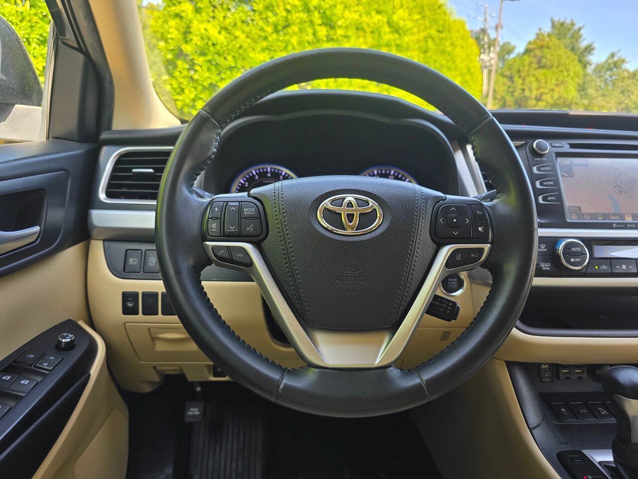 Used 2019 Toyota Highlander XLE AWD/4WD image 20