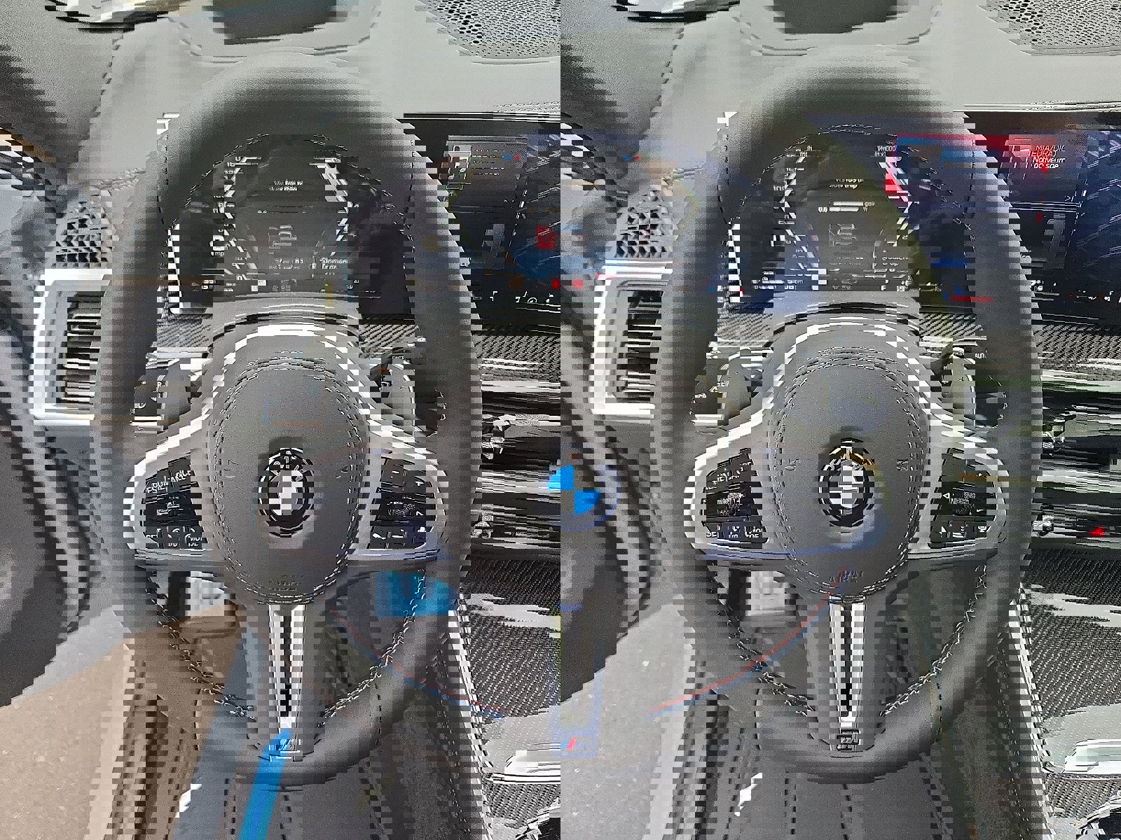 New 2026 BMW X6 M60i w/ Executive Package image 8